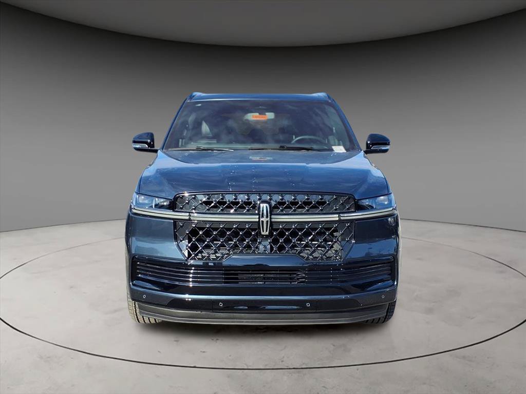 New 2025 Lincoln Navigator Reserve w/ Jet Appearance Package AWD/4WD image 15