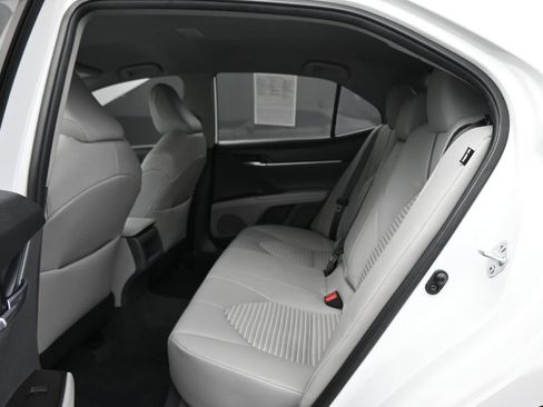 Used 2023 Toyota Camry SE w/ Convenience Package FWD image 17