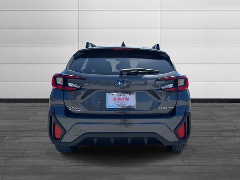 Used 2024 Subaru Crosstrek 2.0i Premium image 3
