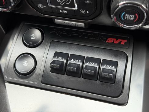 Used 2014 Ford F150 Raptor w/ Equipment Group 801A Luxury AWD/4WD image 32