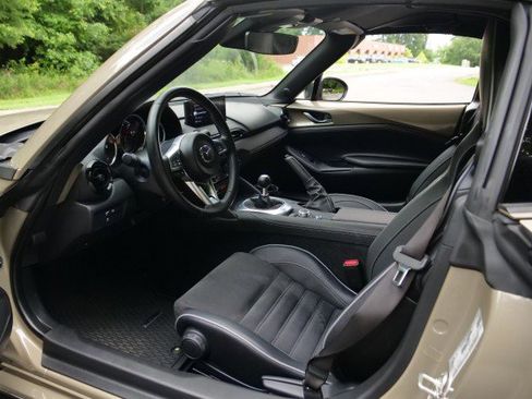 Used 2024 MAZDA MX-5 Miata RF Club w/ Weather Package RWD image 27