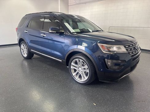 Used 2016 Ford Explorer Limited w/ Equipment Group 301A AWD/4WD image 2