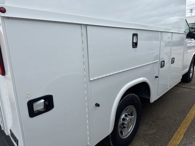 New 2025 Chevrolet Express 3500 w/ Power Convenience Package RWD image 5