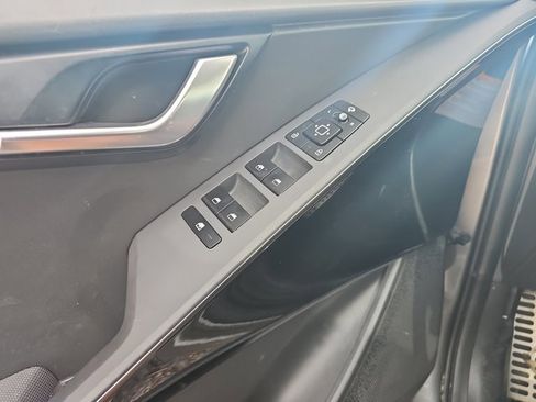 Used 2023 Kia Niro EX Touring image 14