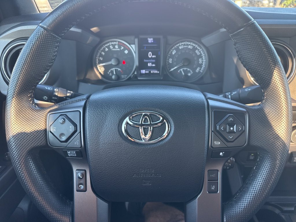Used 2023 Toyota Tacoma TRD Off-Road w/ Technology Package AWD/4WD image 15