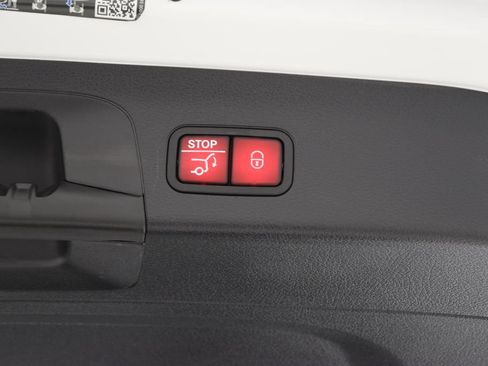 Certified 2023 Mercedes-Benz GLS 450 4MATIC image 30