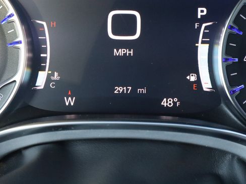 New 2025 Chrysler Pacifica Limited image 37