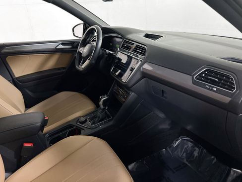 Used 2023 Volkswagen Tiguan SE R-Line image 28
