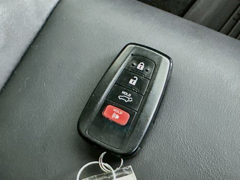 Used 2020 Toyota RAV4 XSE AWD/4WD image 45