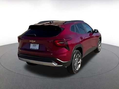 Used 2025 Chevrolet Trax LT image 12