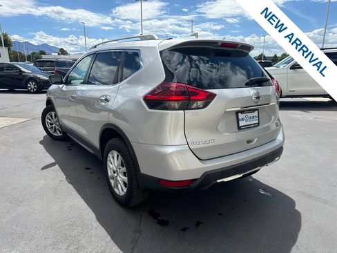 Used 2018 Nissan Rogue SV AWD/4WD image 5