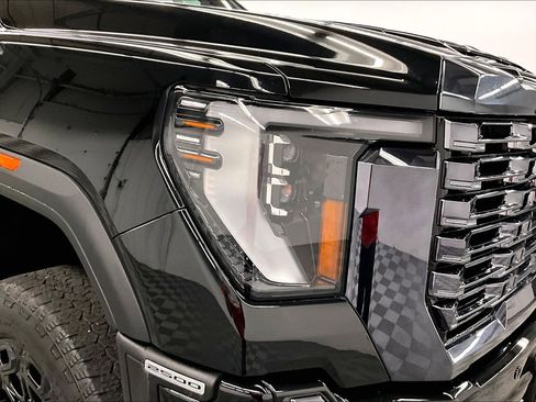 Used 2024 GMC Sierra 2500 Denali Ultimate AWD/4WD image 36