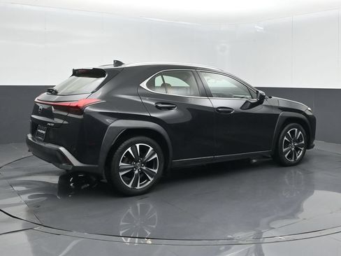 Used 2021 Lexus UX 200 w/ Accessory Package (Z2) FWD image 8