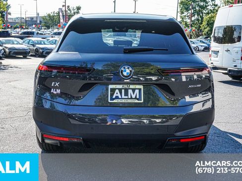 Used 2022 BMW iX xDrive50 w/ Dynamic Handling Package image 11