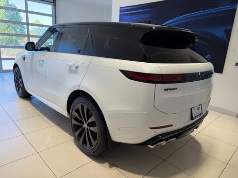 New 2025 Land Rover Range Rover Sport Dynamic SE AWD/4WD image 2