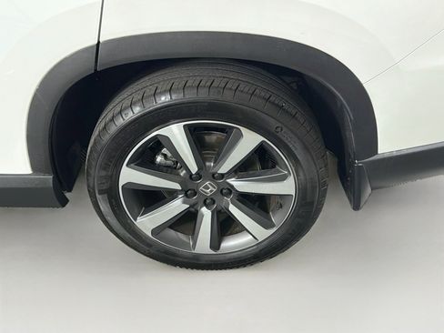 Used 2025 Honda Pilot Touring image 11