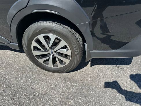 Used 2023 Subaru Outback Premium image 12