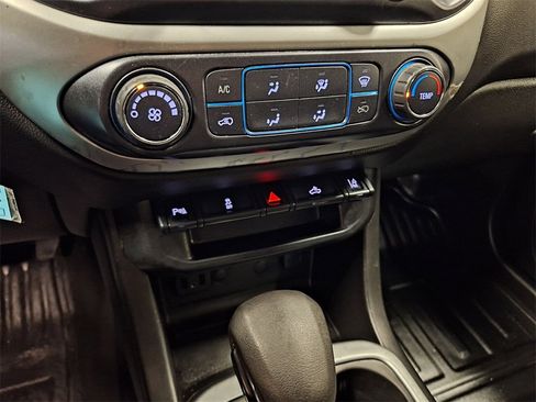 Used 2022 Chevrolet Colorado LT w/ Fleet Safety Package image 17