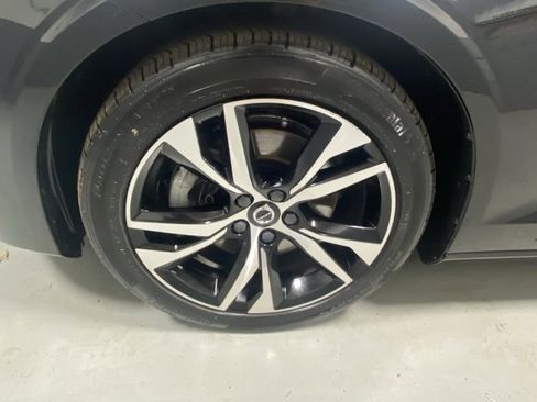 Used 2023 Volvo S60 B5 Core w/ Climate Package image 5