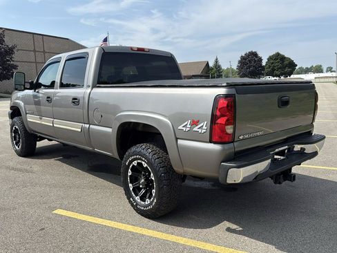 Used 2007 Chevrolet Silverado 2500 LT w/ Heavy-Duty Power Package AWD/4WD image 8
