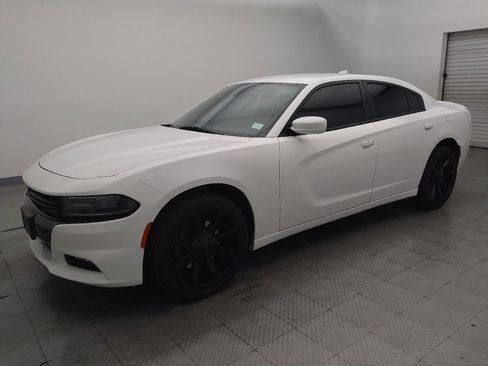 Used 2015 Dodge Charger SXT w/ Rallye Group image 2