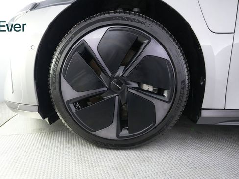 Used 2023 Lucid Air Touring AWD/4WD image 19