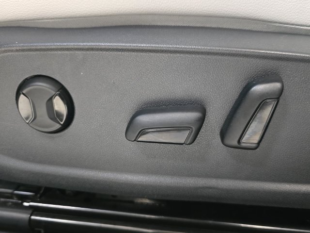 Certified 2023 Volkswagen Jetta SE FWD image 30