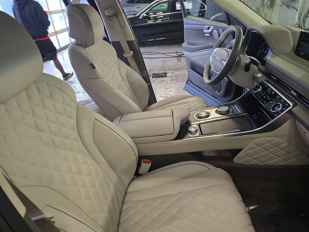 Used 2024 Genesis GV80 3.5T w/ Prestige Package AWD/4WD image 11