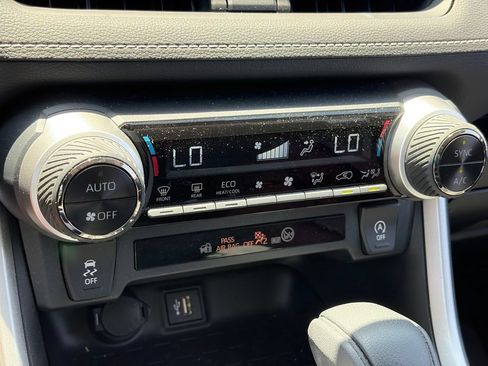 Used 2023 Toyota RAV4 XLE w/ Convenience Package FWD image 11