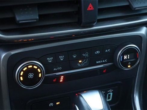 Used 2018 Ford EcoSport SE image 16