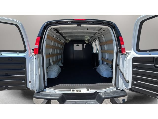 Used 2025 GMC Savana 2500 w/ Driver Convenience Package RWD image 34