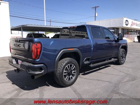 Used 2020 GMC Sierra 2500 AT4 w/ AT4 Premium Package AWD/4WD image 7