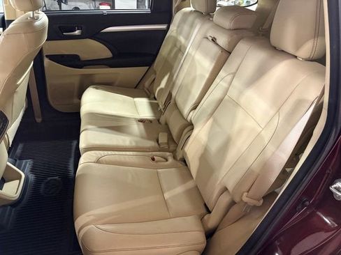 Used 2017 Toyota Highlander XLE image 23