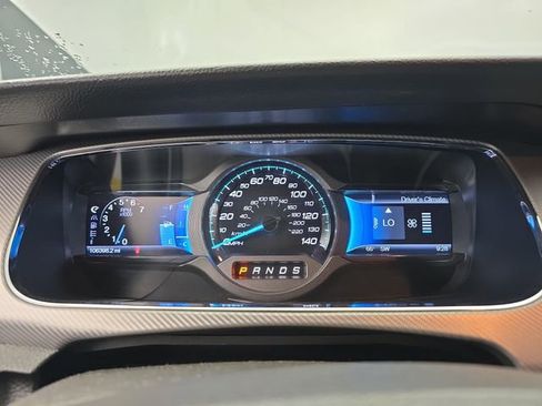 Used 2013 Ford Taurus SHO image 15