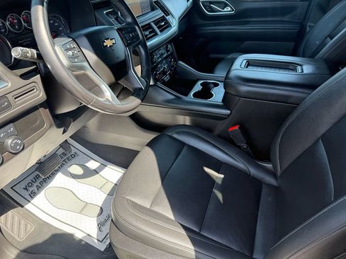 Used 2021 Chevrolet Suburban LT AWD/4WD image 32