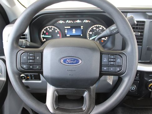 Used 2025 Ford F250 XL w/ XL Chrome Package RWD image 23