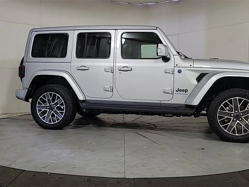 Used 2024 Jeep Wrangler High Altitude image 8