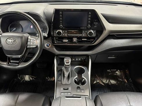 Used 2020 Toyota Highlander XLE AWD/4WD image 27
