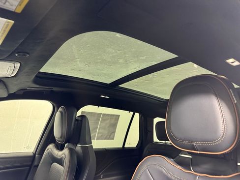 Certified 2025 Lincoln Aviator Black Label image 24