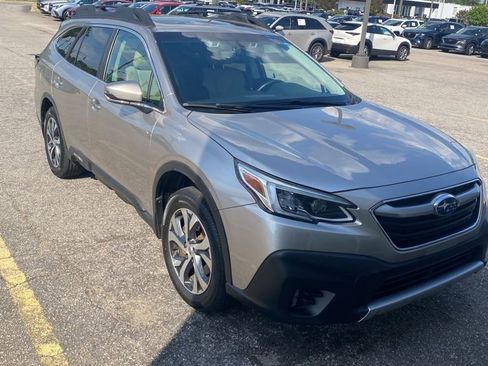 Used 2020 Subaru Outback Limited w/ Popular Package #2 AWD/4WD image 2
