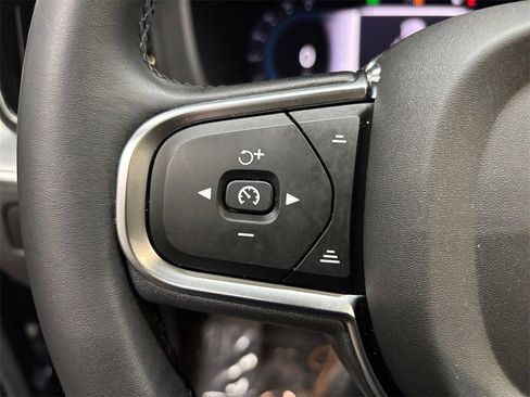 Certified 2023 Volvo XC60 B5 Core w/ Climate Package image 26