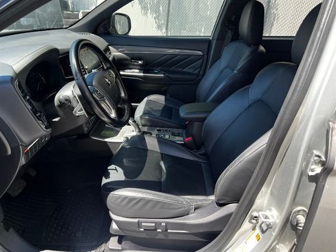 Used 2019 Mitsubishi Outlander SEL AWD/4WD image 15