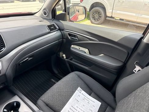 Used 2024 Honda Ridgeline Sport image 17