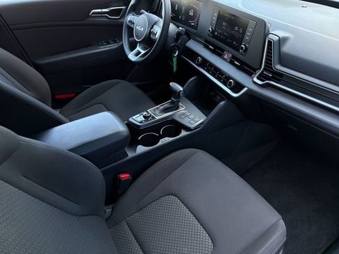 Used 2024 Kia Sportage LX image 15