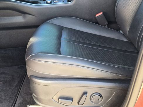 Certified 2025 Kia Sorento S w/ Panoramic Sunroof Package image 24