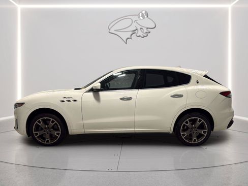 Used 2023 Maserati Levante Modena AWD/4WD image 2