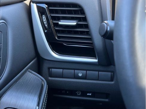 Used 2024 Nissan Rogue SL w/ SL Premium Package AWD/4WD image 20