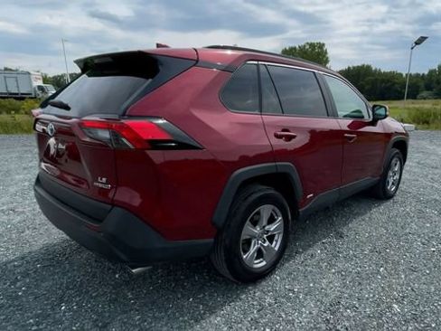 Certified 2022 Toyota RAV4 LE AWD/4WD image 8