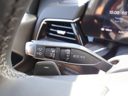 New 2026 Chevrolet Suburban Premier AWD/4WD image 17