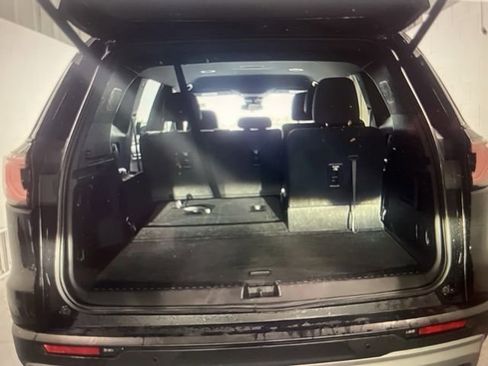 Used 2025 GMC Acadia Elevation FWD image 15